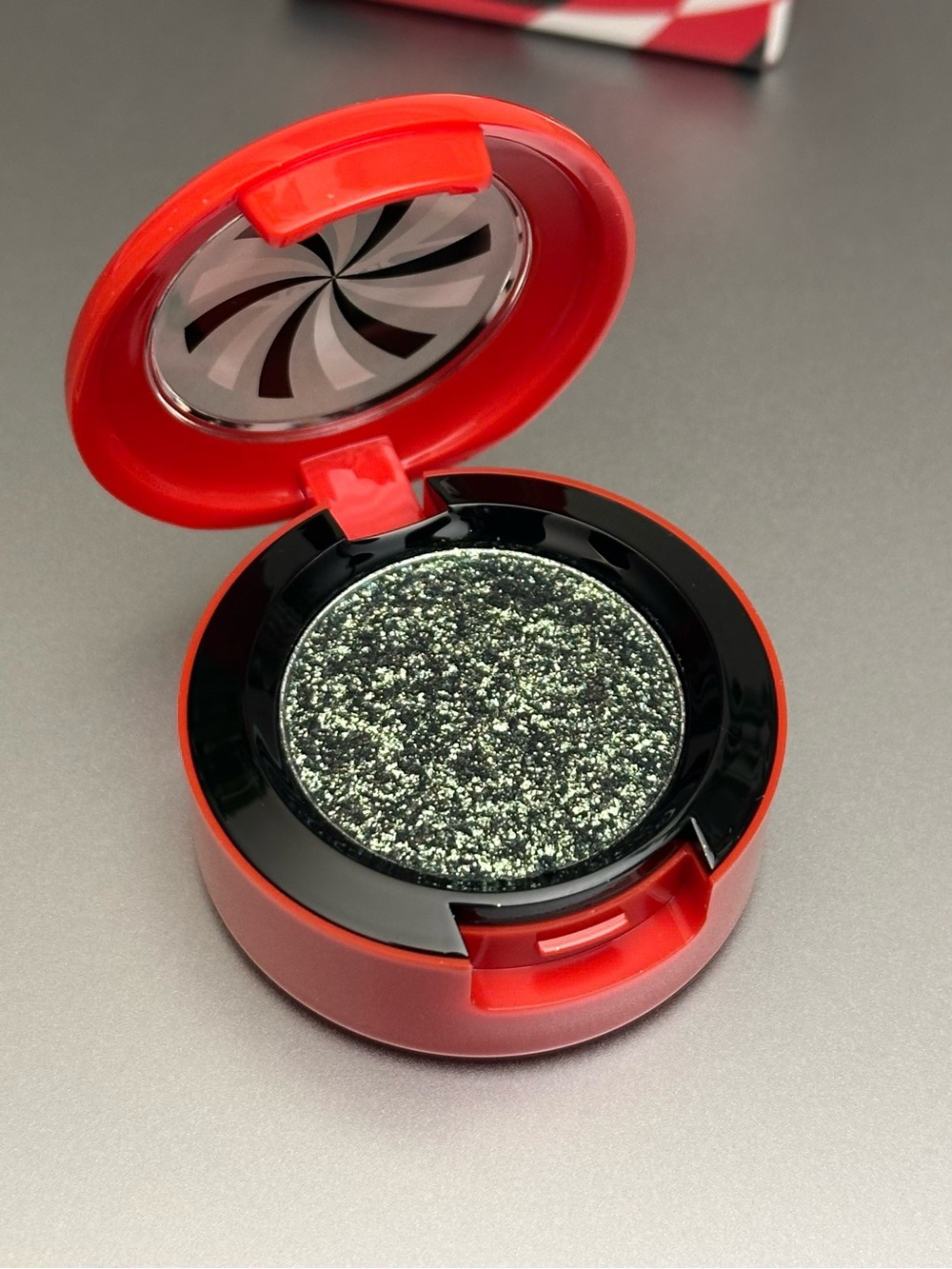 MAC “Ho Ho Hocus!” Shadeshifter Duochrome Eyeshadow